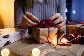 How to Save Money on Holiday Gifts