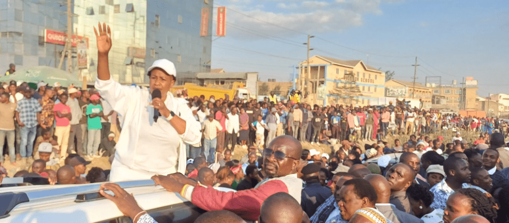 Governor Ndeti Returns from the UK to a Grand Welcome by Machakos Residents. Governor Wavinya addresses Machakos County residents at Mlolongo. Picture/X